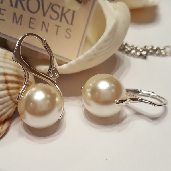 Pearl earrings. Swarovski cream pearl, silver earrings. lever back. large pearl, drop earrings. dangle earrings