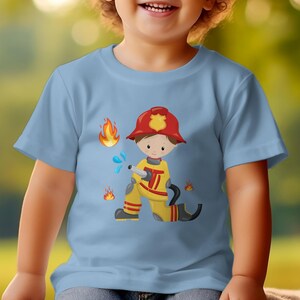 Kinder T-Shirt Feuerwehrmann Cartoon, Lustiges Beruf Kostüm Design, Geschenk für Jungen und Mädchen Light Blue
