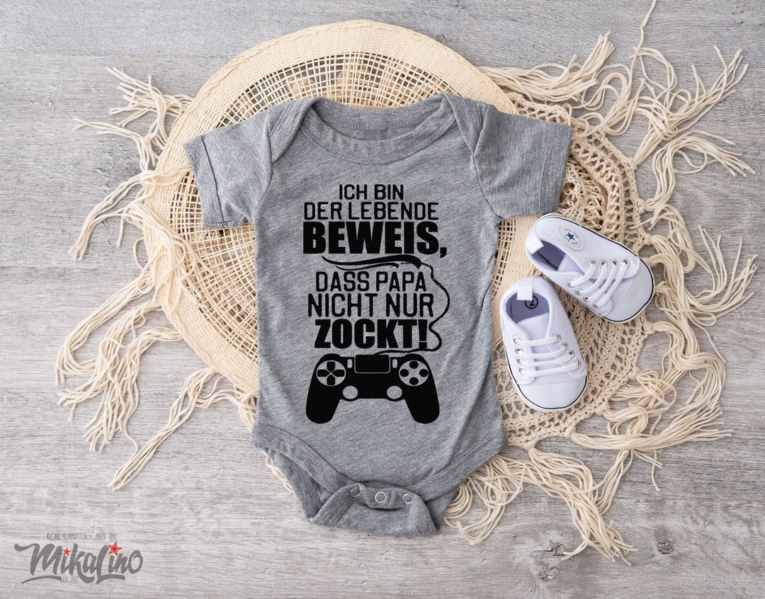 MiKalino Babybody Kurzarm - 'Ich Bin Der Beweis...' Spruch Handbedruckt