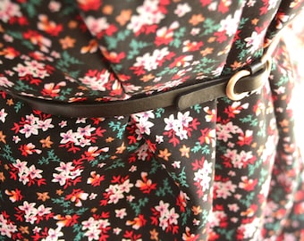 Viscose fabric, woven fabric, floral print, black and red. Viscose fabric for dreamy dresses, sold by the meter.