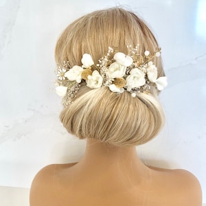 White floral hair comb, babys breath flowers, gold hair accessory, flower headpiece, gold hair comb, bridal hair comb
