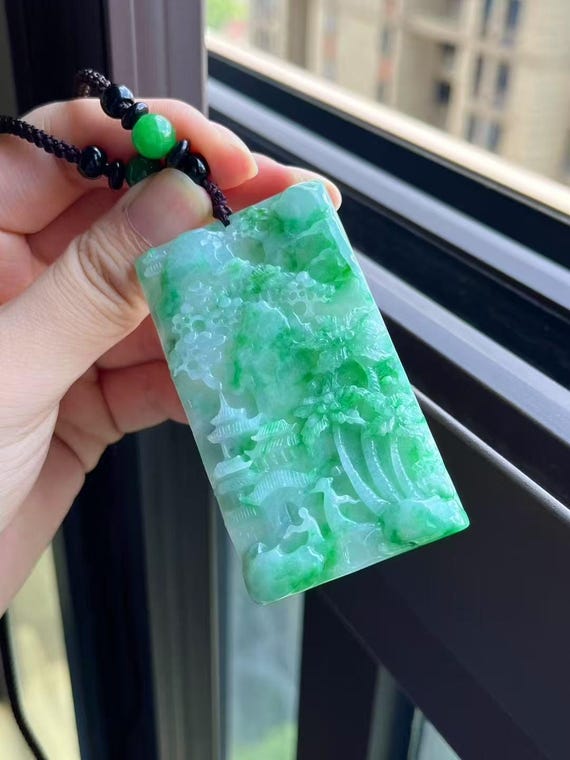 新品　翡翠 彫刻風景 ペンダント 新品 翡翠 彫刻風景 ペンダント 翡翠 風景彫刻 ペンダント