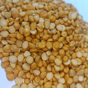 Chana Dal (garbanzos) partidos: naturales, frescos y ricos en proteínas