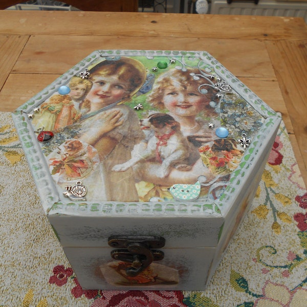 Schmuckkästchen Schatzkiste Mädchen Kinderzimmer Mosaik Decoupage Victorian / vintage Style Hunde