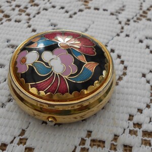 Vintage Pillendose Tablettendose Metall goldfarben Emaille Cloisonne floral, bunte Blumen abstrakt , 90er/2000er Jahre Bild 2