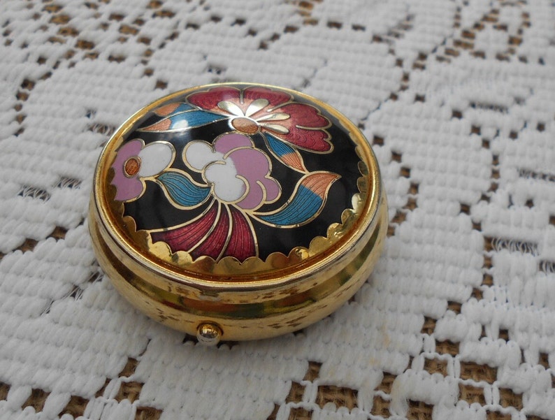 Vintage Pillendose Tablettendose Metall goldfarben Emaille Cloisonne floral, bunte Blumen abstrakt , 90er/2000er Jahre Bild 2