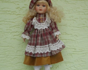 Vintage Puppe Sammler Puppe 80er/90erJahre mit Porzellan Kopf, Händen und Füßen blonde Locken, Kleid und Hut