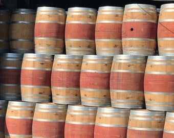 Spanish used wine barrel 225 liters with red belly