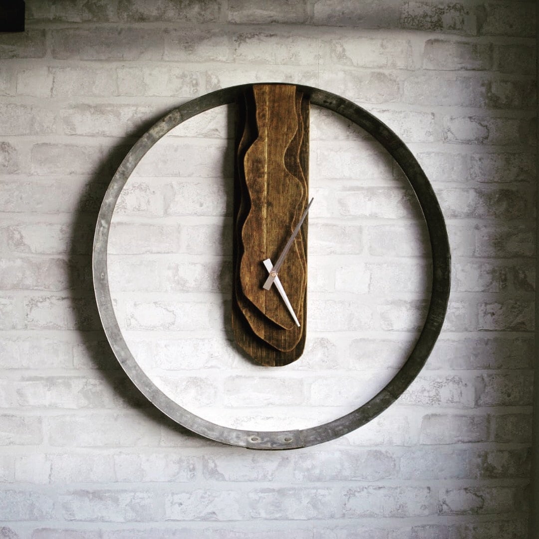 Horloge Murale Puriste en Tonneau de Vin