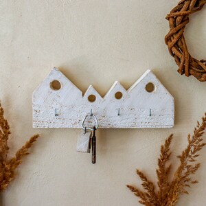 Shabby Chic wooden key rack "HAUS" | Key holder white - hanging storage in house shape | Key box housewarming gift