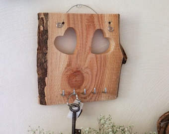 Landhaus Schlüsselbrett aus Holz "Herzen" | Schlüsselboard - Geschenk zum Einzug | Schlüssel Aufbewahrung | Hakenleiste für Schlüssel