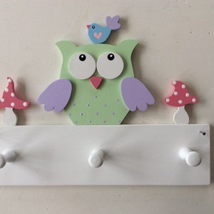 Garderobe von Pilzglück, Garderobe, Kindergarderobe, Kind, Kinderzimmer, Eule, Fliegenpilz, Geschenk, Geburtstag, Geburt, Baby, Taufe Bild 1