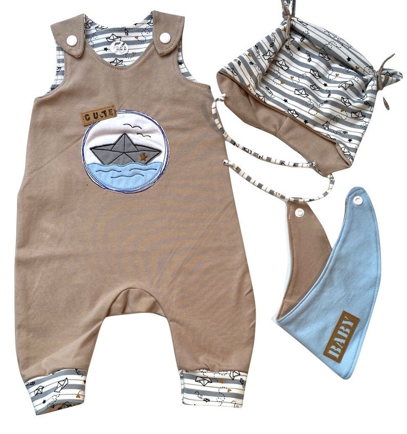 Handgefertigtes Newbornset: beige maritimes Design mit Segelboot Ein besonderes Geschenk Bild 2