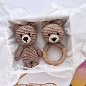 Bear baby gift box for forest animal shower, little bear baby set for pregnant friend, coworker baby gift