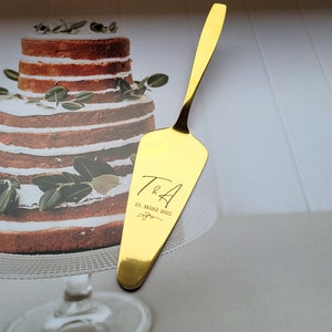 Personalized Gold Cake Server INITIALS Wedding Gift Newlyweds Gift for Newlyweds Wedding Wedding Cake Server