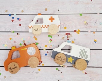 HOLZAUTO ARBEITSAUTO, personalisiert, Baby, Geschenk zur Geburt, Geschenk Schwangerschaft, Tryco, personalisierte Geschenke