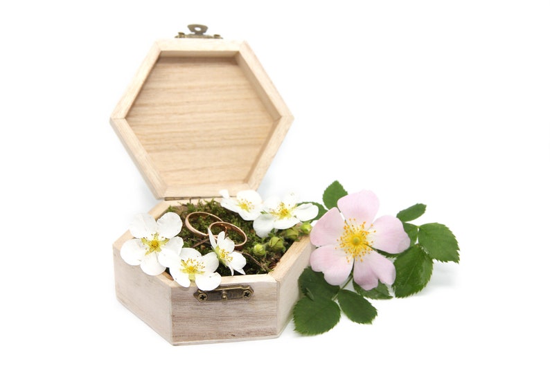 Personalisierte Hochzeitsring-Box, Ringbox, Ringschachtel, Holz-Ringbox, Ring-Geschenk-Box Bild 5