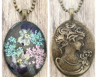 Necklace with real flowers vintage