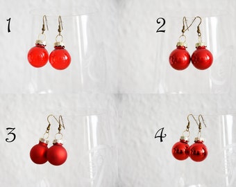 Weihnachts Ohrringe mit Weihnachtskugeln / Weihnachtskugel / rot / matt / glänzend / Glitzer / Messing / Bronze / Gold / Ohrring / Kugel