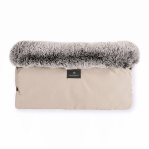 Wasserdichter Handmuff mit Kunstfell | Leichtes Karamell