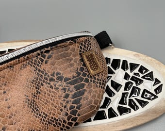 Marsupio in similpelle – Borsa da cintura in pelle di serpente marrone fatta a mano | Borsa a tracolla per donna | Borsa da festival / Borsa a tracolla | Marsupio