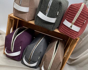 Borsa da toilette grande fatta a mano | borsa da toilette | borsa da lavaggio | borsa per pannolini | borsa per cosmetici in velluto a coste e peluche | perfetta come regalo