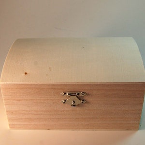 Houten kist met sluiting, houten kisten, kist