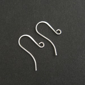 Petit crochet doreille en argent 925 torsadé, argent sterling torsadé image 3