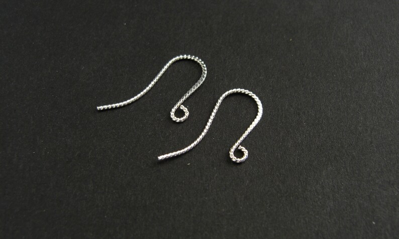 Petit crochet doreille en argent 925 torsadé, argent sterling torsadé image 4