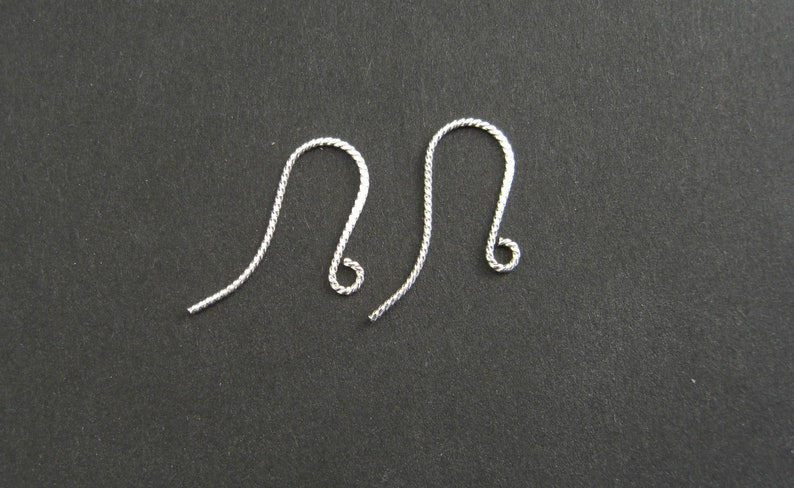 Petit crochet doreille en argent 925 torsadé, argent sterling torsadé image 2