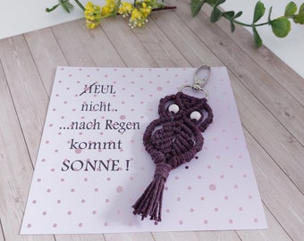 Macramé keychain owl with cool saying as a gift or give
