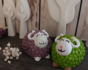 Sheep made of Keramin Raysin as a small Easter gift