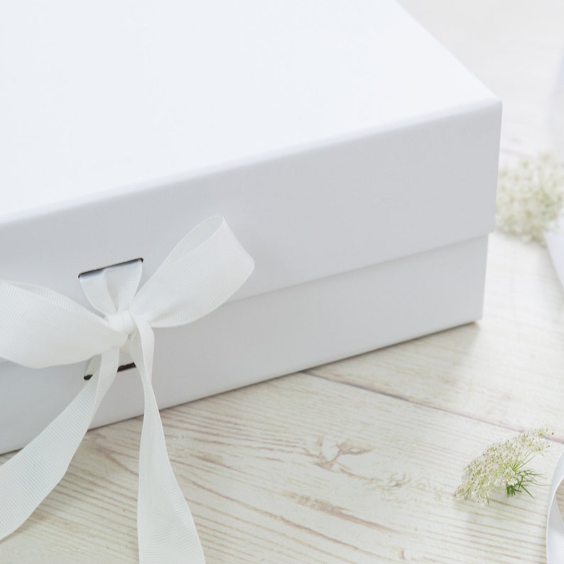 Geschenkbox, personalisiert mit Name für beste Freundin, Mama, Arbeitskollegin, Geschenk-Idee Hochzeit, Weihnachten, Geburtstag, Verpackung Bild 4