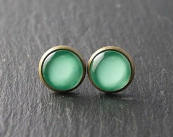 green ear studs "First time" Nr 143 ∞ unique earrings by CrystalsAndPearlsIH