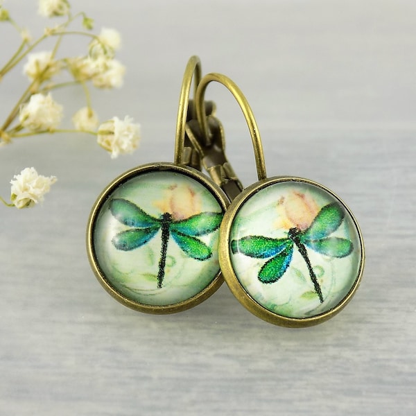 Libelle Cabochon Ohrringe Grün Bronze Vintagestil Geschenk-Idee für Sie Frau Ohrhänger Boho Retro kurz nostalgisch Libelle