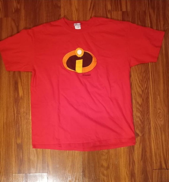2004 Disney's The Incredibles  shirt