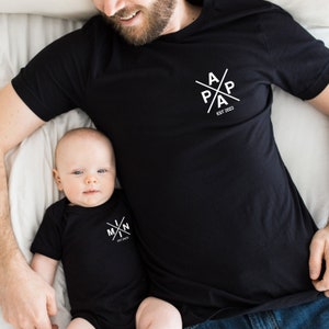 Vater Sohn Partnerlook Shirts Papa Mama Mini T-Shirts Personalisiert Babybody bedruckt minimalistisch Papa und Sohn Mama Tochter Outfit image 2