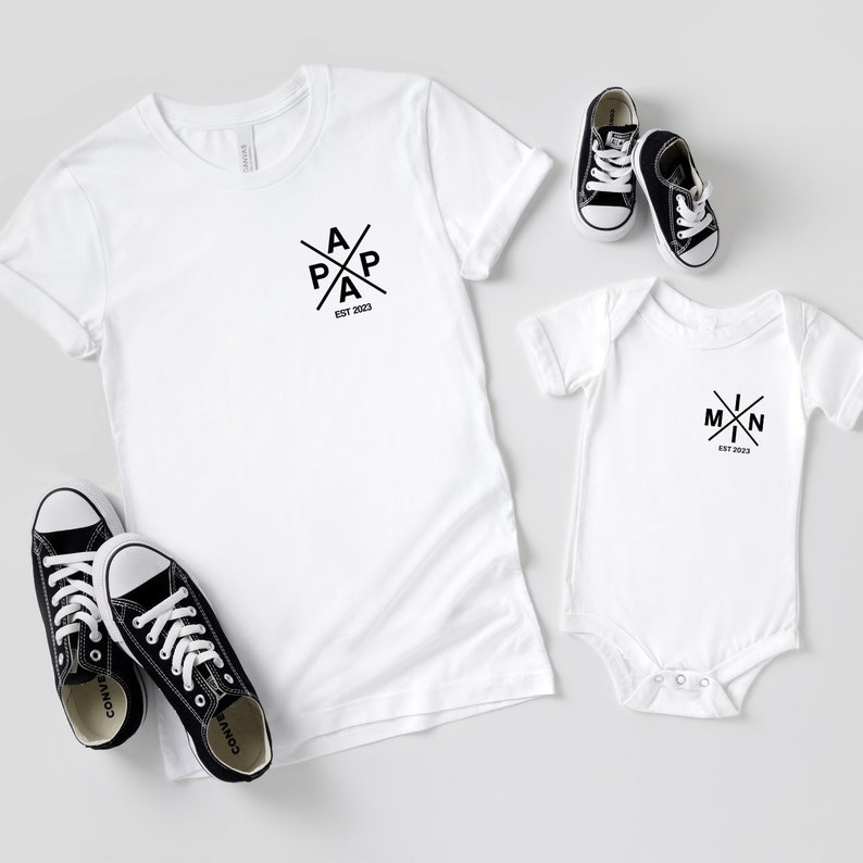 Vater Sohn Partnerlook Shirts Papa Mama Mini T-Shirts Personalisiert Babybody bedruckt minimalistisch Papa und Sohn Mama Tochter Outfit Bild 1