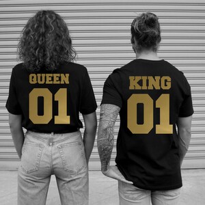 King Queen Pärchen Shirts KING 01 Partner T-Shirt QUEEN 01 Pärchenshirts für Paare Couple Tees Wunschzahlen Shirts für Paare Valentinstag Bild 4