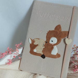 Couverture pour livret U en feutre - brodée d'adorables Rekitz et lapins - Personnalisable avec nom - Couverture pour passeport mère / passe maman / livret U