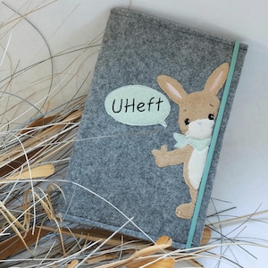 Couverture pour livret U en feutre - brodée d'un joli lapin - personnalisable avec nom - couverture pour passeport mère / passe maman / livret U