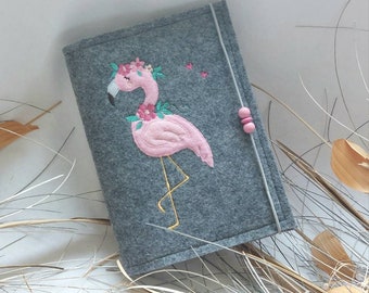 Case for U-Heft made of felt - embroidered with a cute flamingo - can be personalized with name - case mother's pass / Mamipass / U-Heft