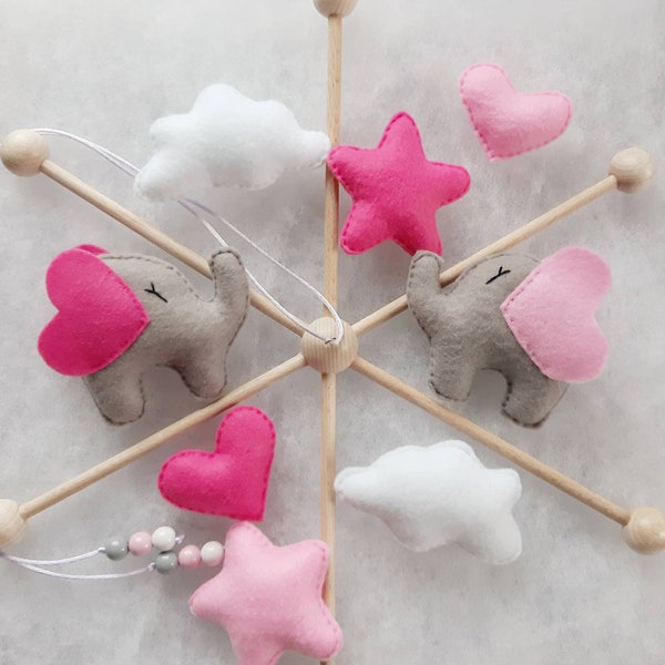 Cute Baby Mobile avec Pendentifs feutre - Éléphants, Nuages, Coeur et Astérisques - Color Wishes Possible