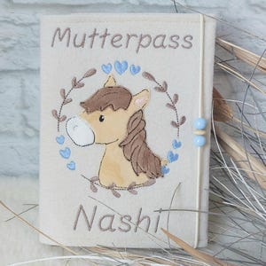 Couverture pour livret U en feutre - brodée d'un joli cheval - Personnalisable avec nom - Couverture pour passeport mère / pass maman / U-booklet
