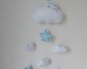 Süßes Baby Mobile mit Filzanhängern -  Wolken und Sternchen  - Farbwünsche  möglich - personalisierbar mit Name und Geburtsdatum