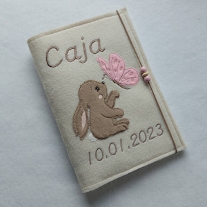 Etui pour U-Heft en feutrine - brodé d'un adorable lapin - personnalisable avec prénom - Etui passe mère / Mamipass / U-Heft
