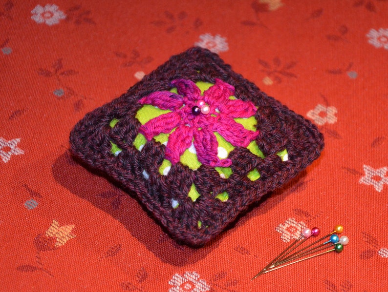 Crochet pincushion in Granny Square style