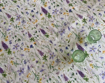 Prairie de fleurs sauvages scandinave, couverture moyenne, jaune/violet 100% lin