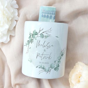 Personalisierte Spardose aus Keramik mit Namen Brautpaar | Geldgeschenk zur Hochzeit verpacken | Verpackung | Sparbüchse Eukalyptus