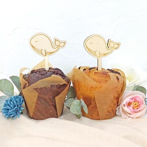 Decorazioni in legno per torte per la Prima Comunione | Set di 4 topper per muffin | Topper per muffin a forma di balena per il Battesimo | Decorazioni in legno per la Cresima | Decorazioni per torte per la Prima Comunione